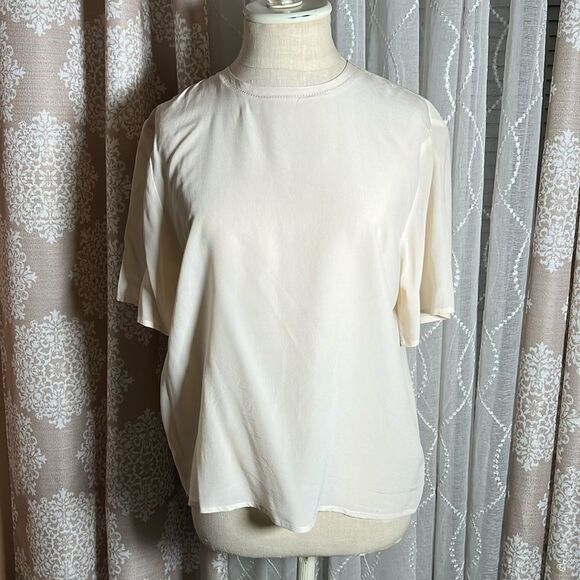 Ivory 100% silk short sleeve top - Picture 1 of 6
